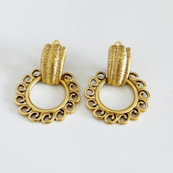Vintage 1980s Oscar de la Renta Clip On Earrings Gold - Picture 2 of 12